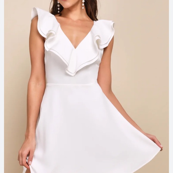BRAND NEW! Lulus Ruffle Dress - Picture 1 of 4